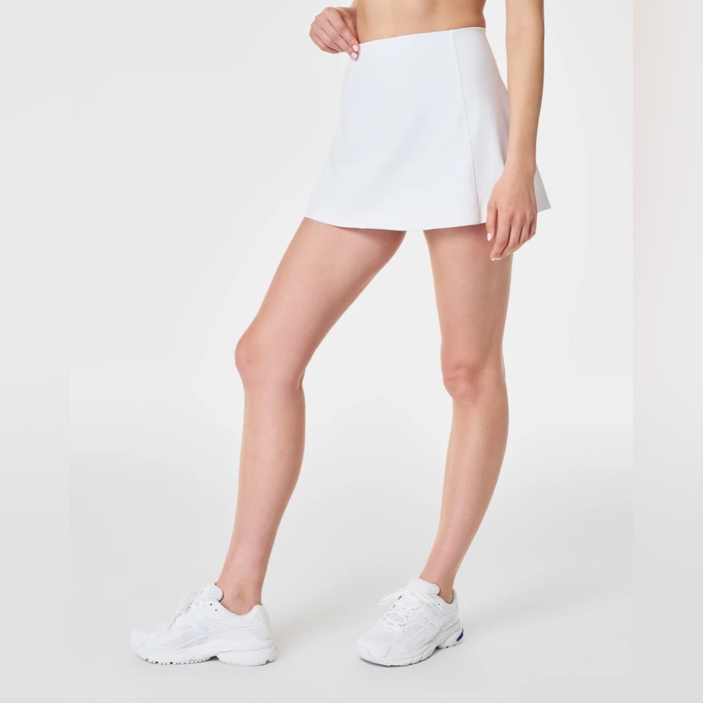Spanx 14” Long Skort with Mid-Tummy Compression Vivid White Small